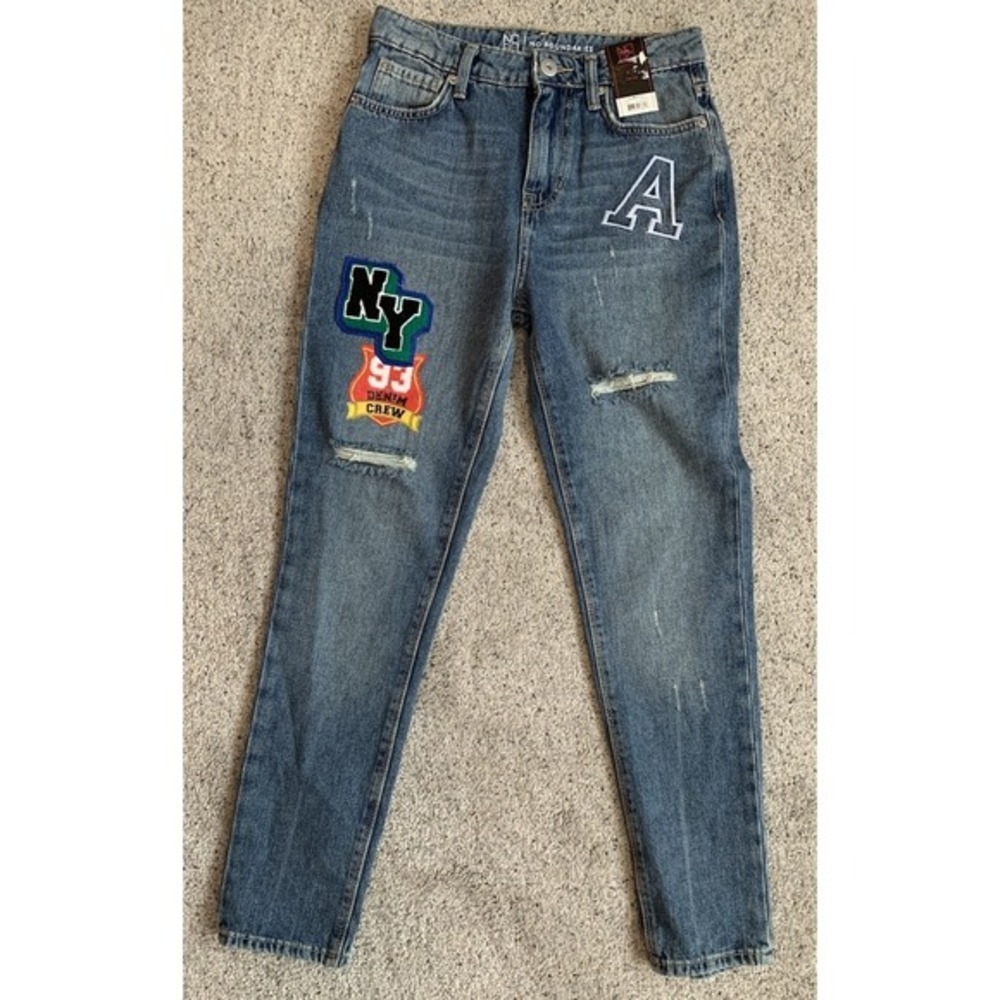 NWT NOBO No Boundaries Size 3 Juniors Women High Rise Distressed Mom Blue Jeans